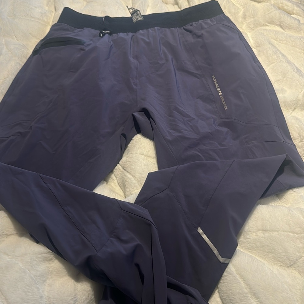 Men’s alphalete pants